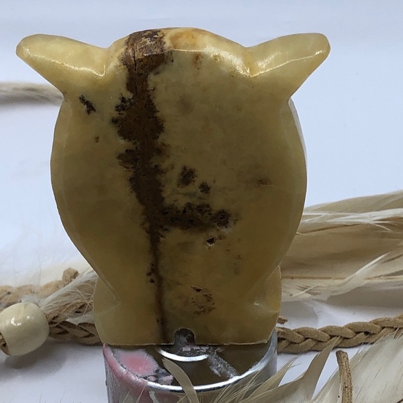 Solid Stone Agate Owl Carving in Cream and Brown - Picture 6 of 10